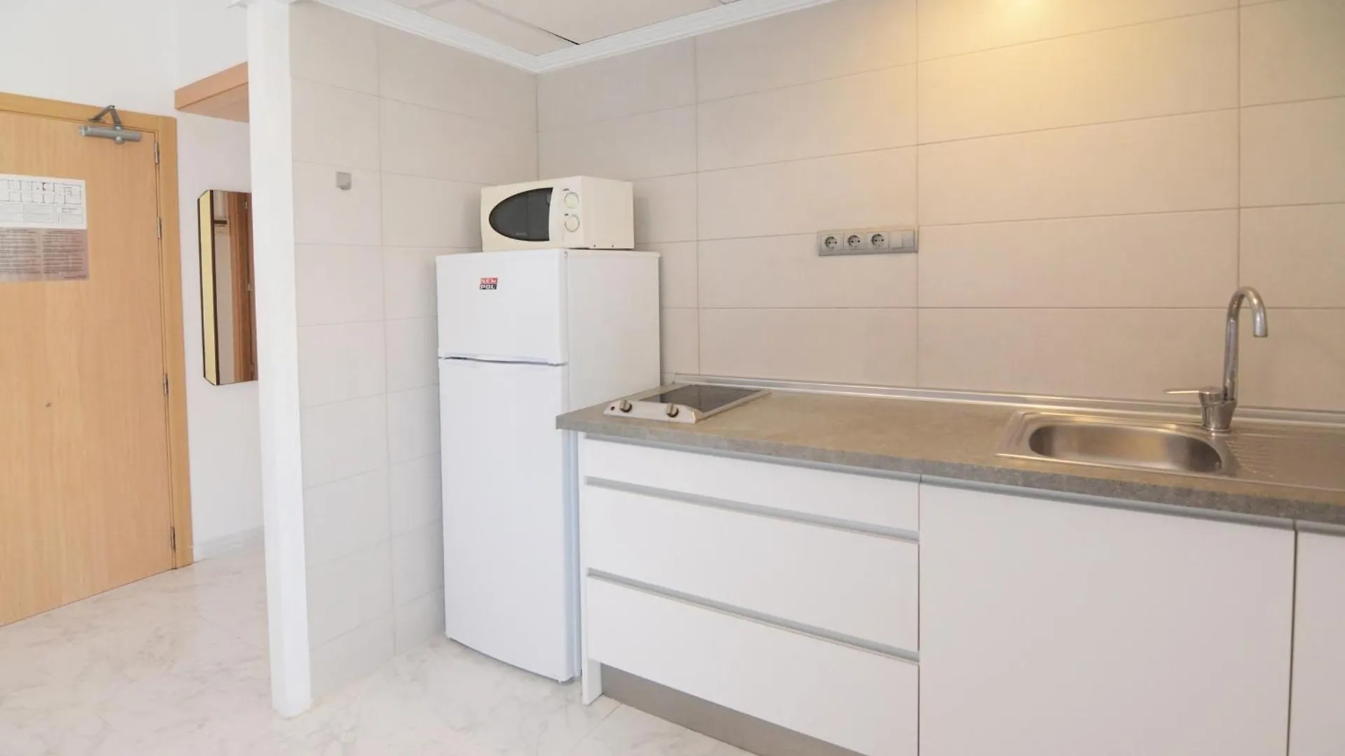 Aparthotel Apartamentos Playa Sol Es Canar